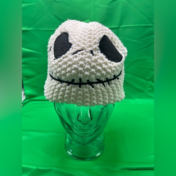 White Skull Crochet Beanie nightmare before Christmas - Picture 3 of 8